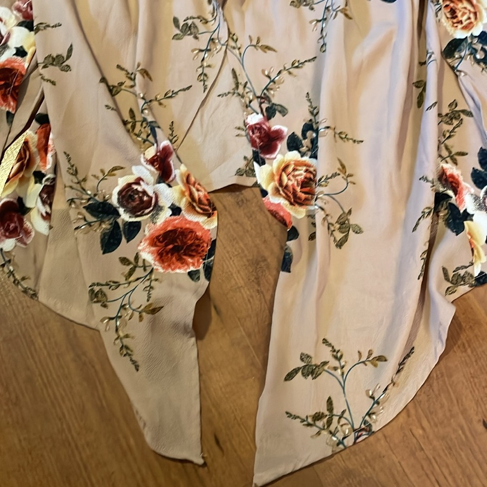 YOINS off the shoulder flowy blouse. - Picture 6 of 6
